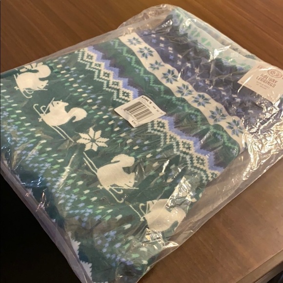 SO Juniors Super Soft Squirrel Skiing Holiday Leggings NEW​ - Picture 3 of 6